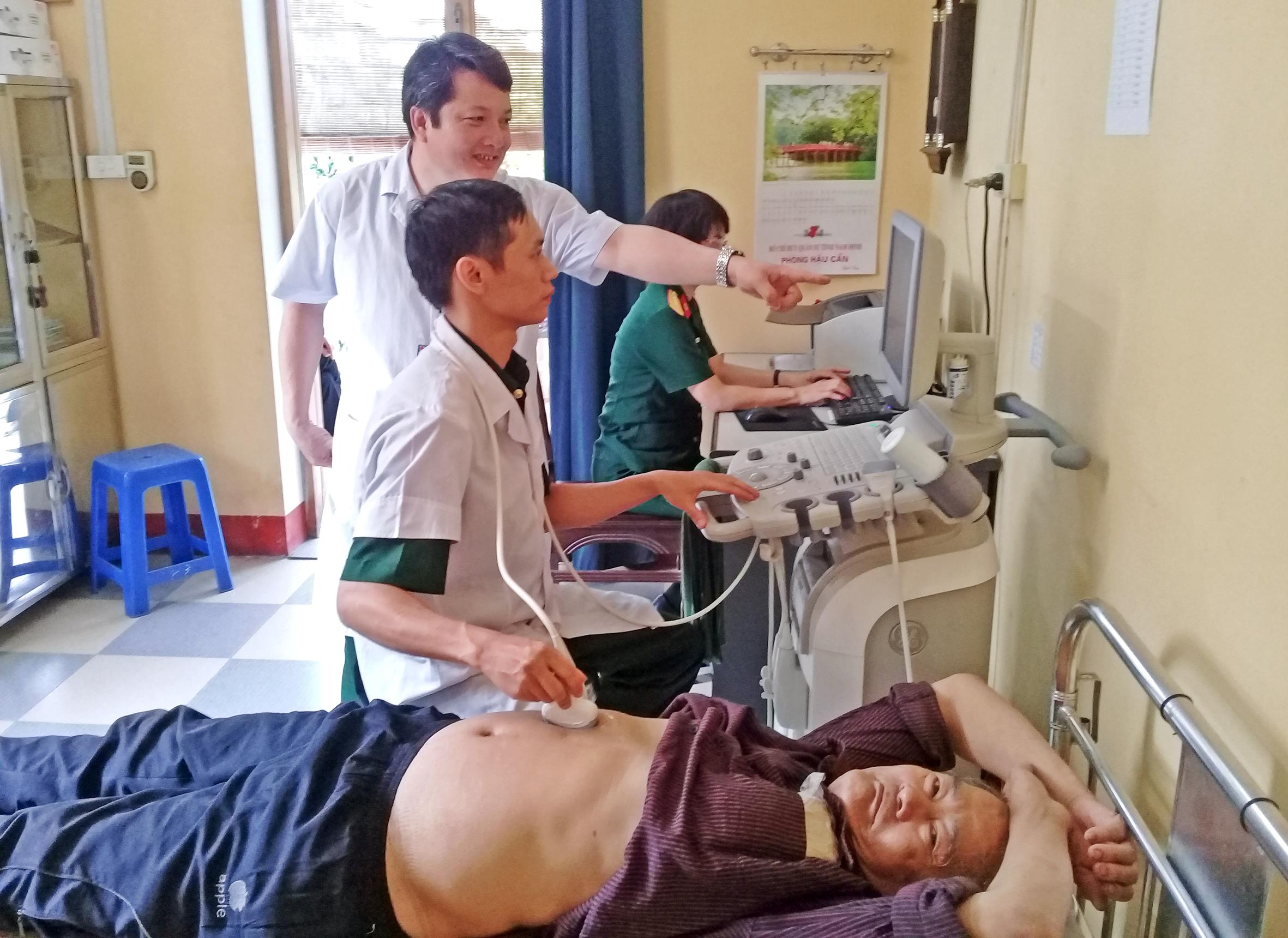 Xây dựng đơn vị quân y 5 tốt